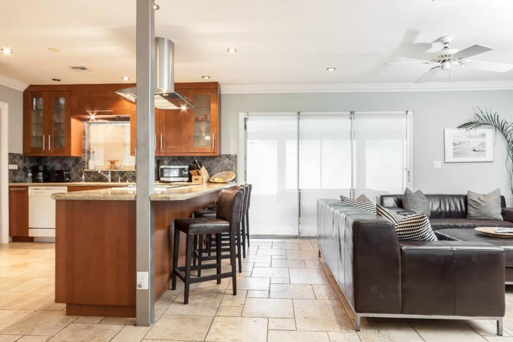 Comfortable Home, 7 Min Walk To Beach, Hot Tub, Pompano Beach Ngoại thất bức ảnh