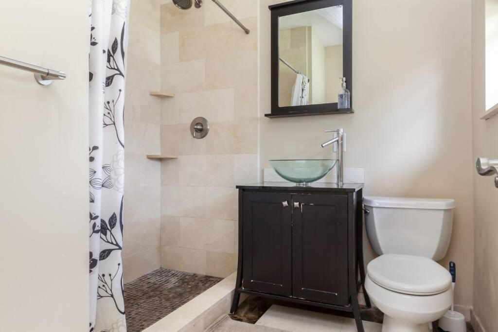 Comfortable Home, 7 Min Walk To Beach, Hot Tub, Pompano Beach Ngoại thất bức ảnh